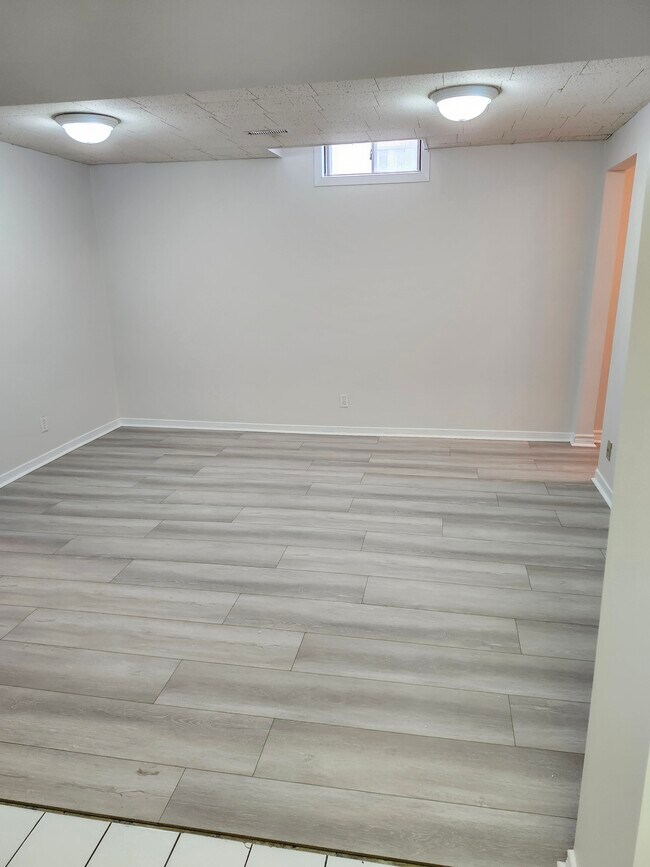 Photo - 87 Verona Crescent