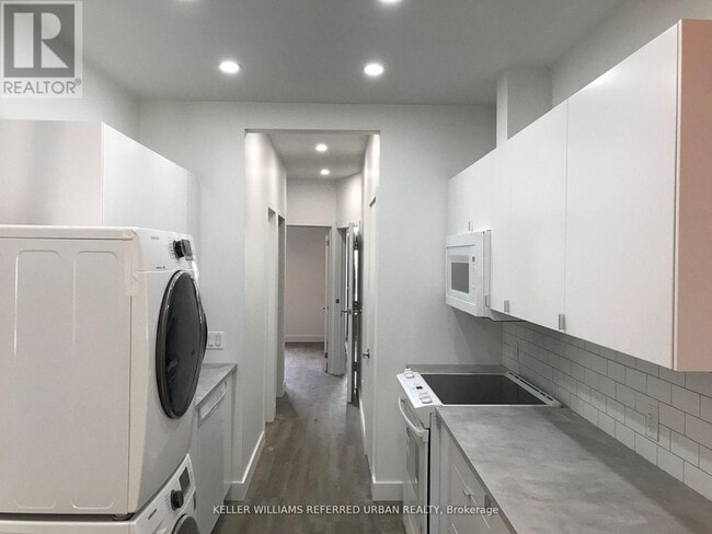 Photo - 344 Bartlett Ave N