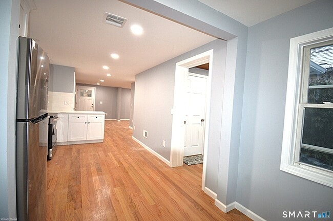 Photo - 17 Railroad Ave