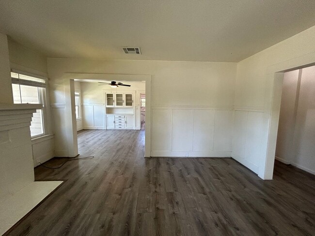 Photo - 961 W 19th St