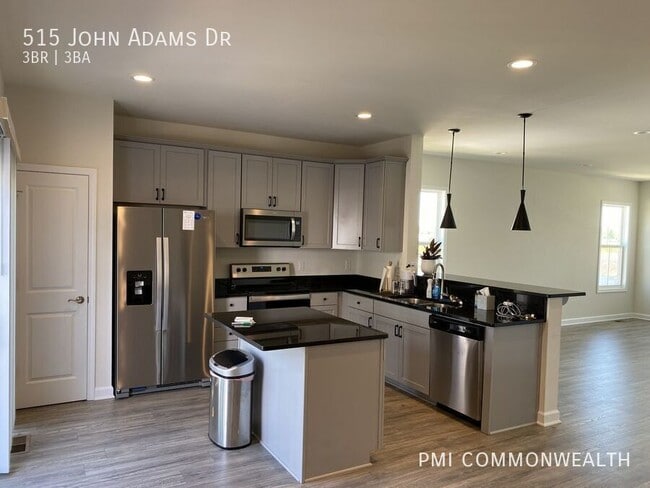 Photo - 515 John Adams Dr NW