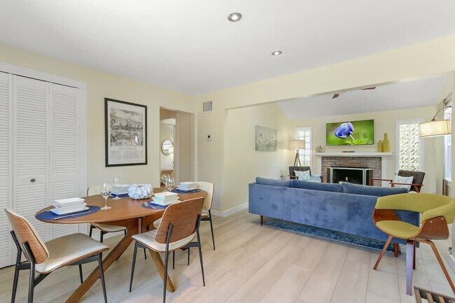 Building Photo - 1449 NE 23rd St Unit ID1372366P