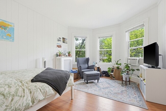 Building Photo - 298 Brookline St Unit 2