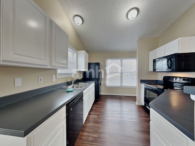 2855 Southfield Village Dr
