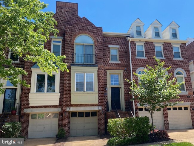 Building Photo - 3903 Courtland Cir