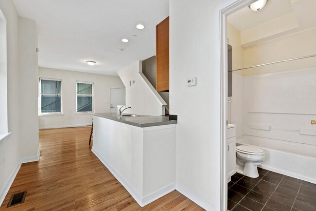 Photo - 1643 Fitzwater St Unit A