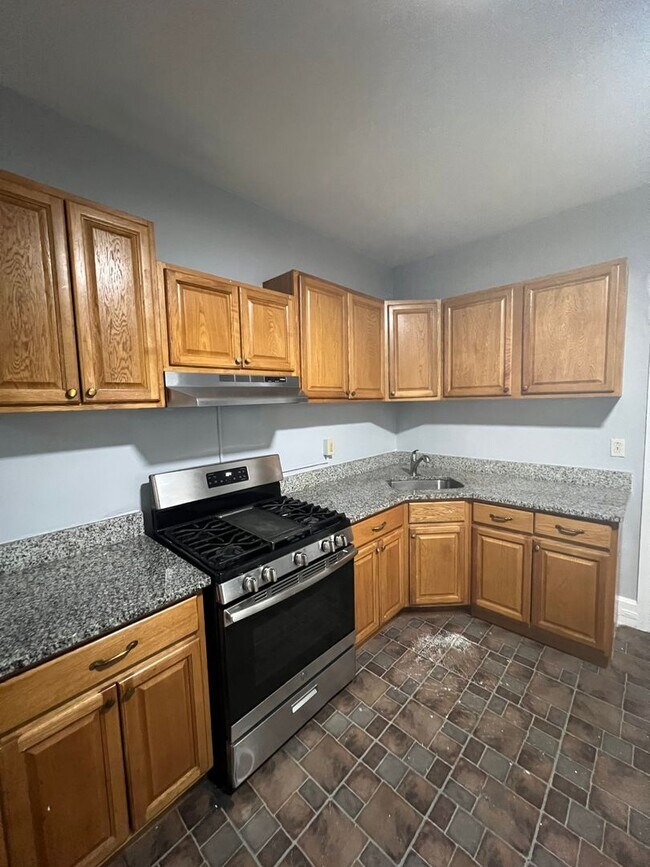74 Irving St Unit 1st Fl
