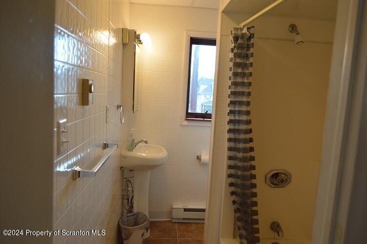 Photo - 211 S Main St