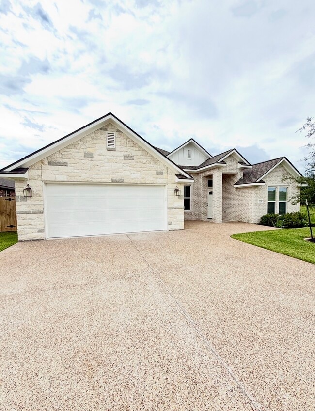 Building Photo - 1206 Bridgewater Dr