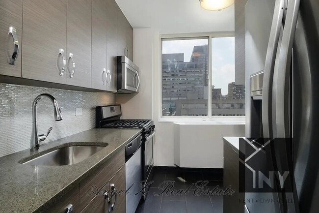 Photo - 349 W 34th St. Unit 32B