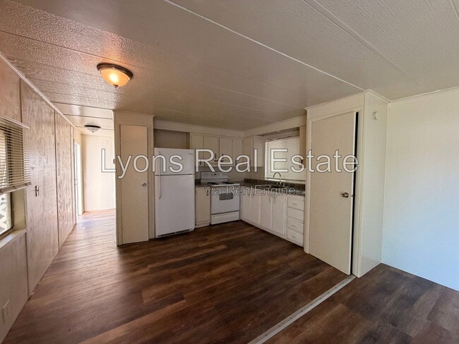 Photo - 7555 Ebson Dr