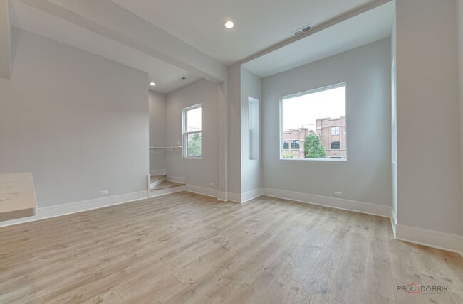 Photo - 1746 N California Ave Unit 2