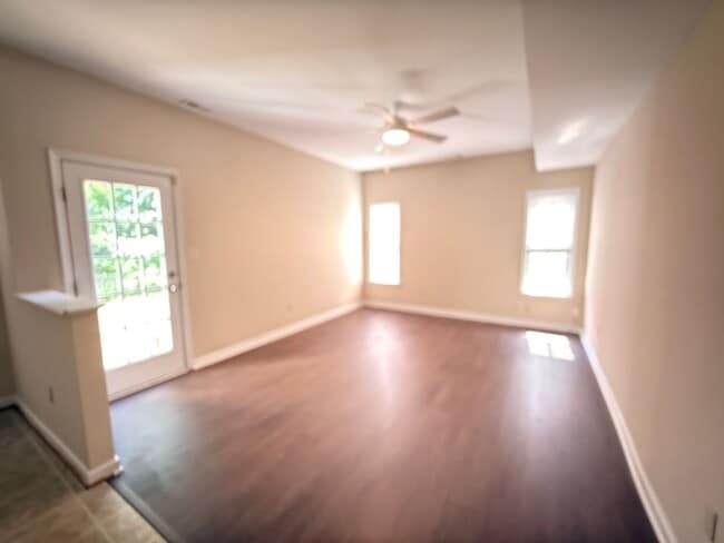 Photo - 10629 Sherwin Pl
