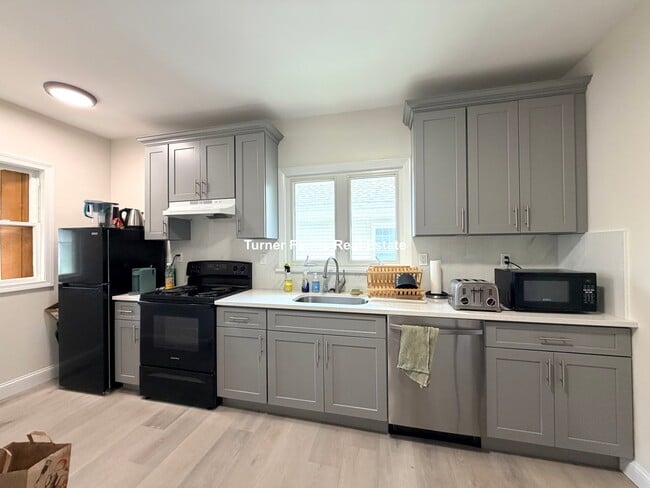 100 W Adams St Unit 2