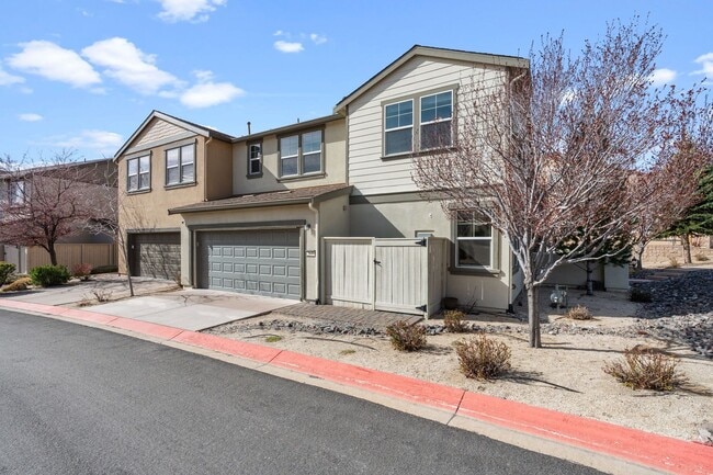 Photo - Furnished & Fully Equipped Low Maintenance Town Home (Somersett - Utilities Included)