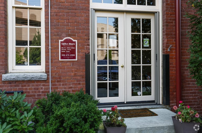 Leasing Office Entrance - Dennison Bishop