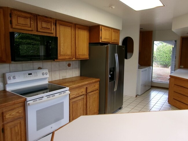 Photo - 580 N Kalaheo Ave