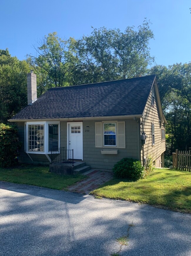 Building Photo - 196 Old Hall Rd Rental