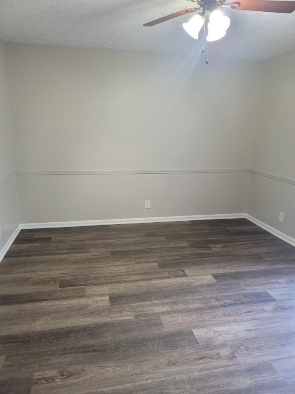 Photo - 1012 Schneider St SE