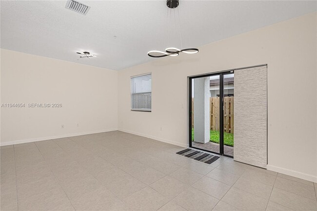 Photo - 261 SW 159th Ct