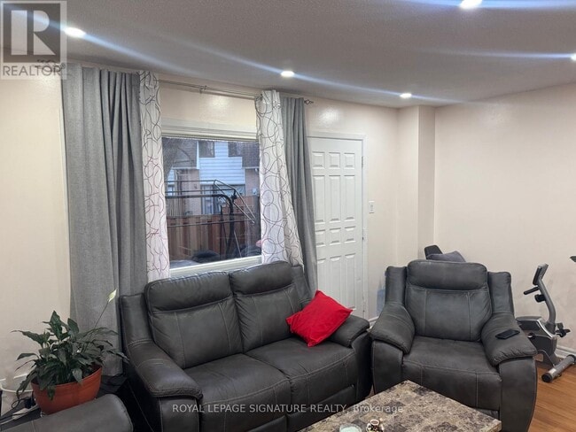 Photo - 475 Bramalea Rd