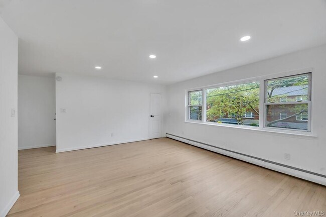 Photo - 74-16 85th Rd