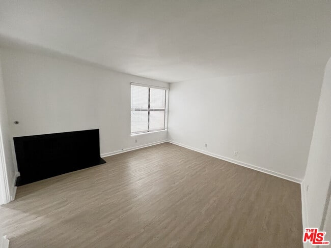 Photo - 1610 Camden Ave Unit E5