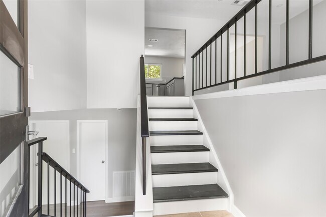 Photo - 2108 W Lacey Oak Cir