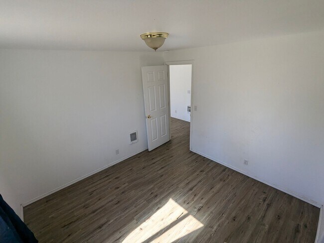 51310 S Huntington Rd Unit B