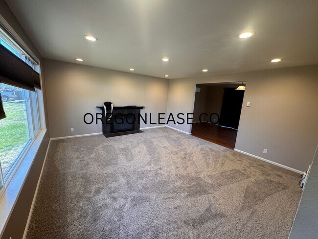 Photo - Spacious 4-Bedroom Home in North Springfield