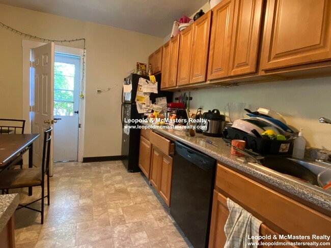 Photo - 28 Quint Ave Unit 5