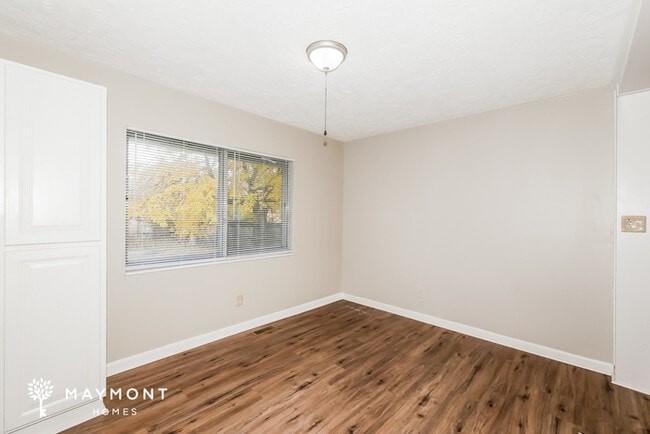 Photo - 44 Hyde Park Row