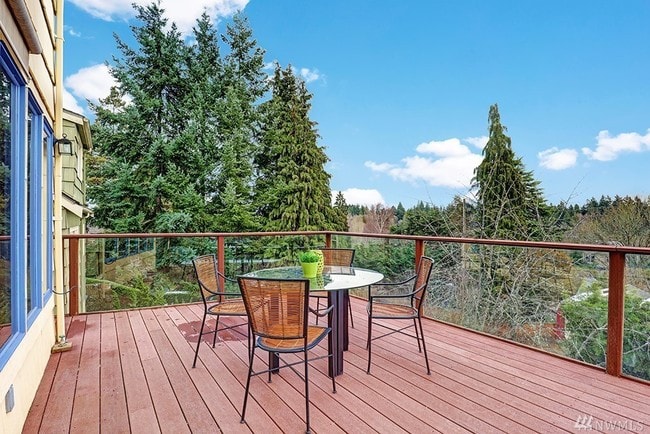 Deck overlooking the Arboretum - 1214 25th Ave E Unit B
