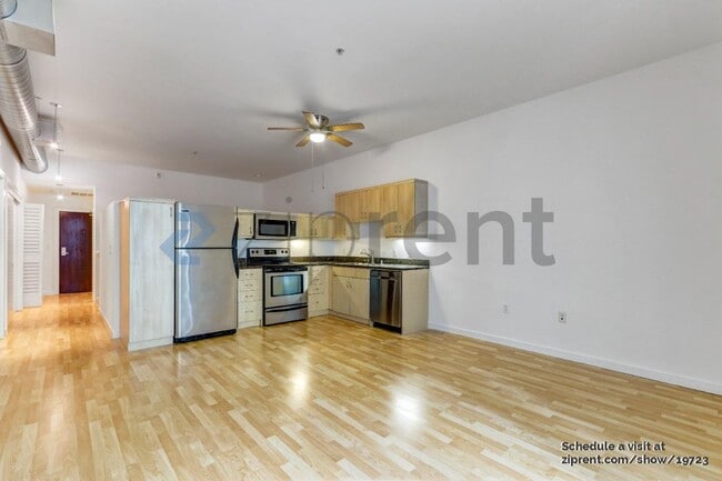 Building Photo - 889 Date St Rental