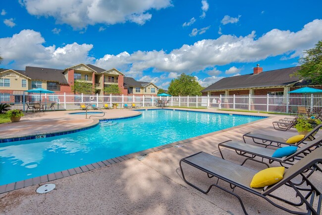 Photo - Landing at Bayou Cane Apartments