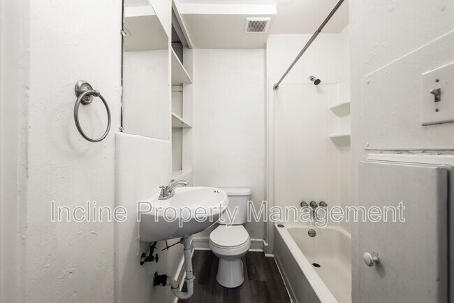 Photo - 2310 S Green St Unit #B