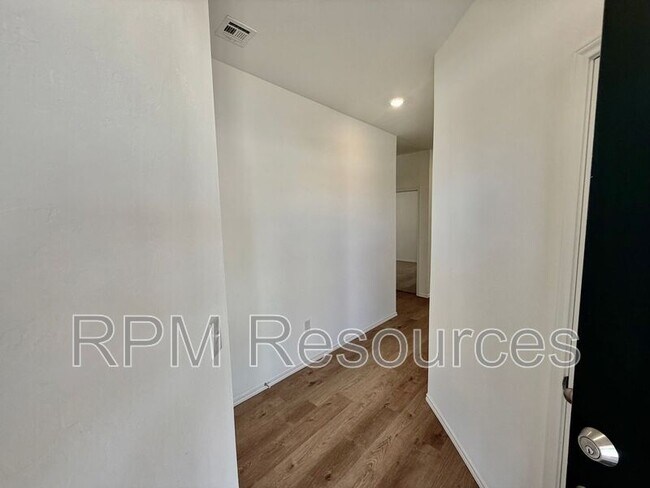 Photo - 10401 Little Blue Ln