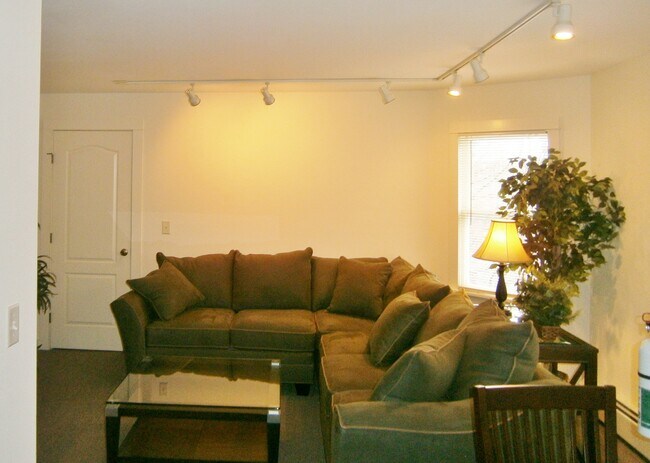 103 Highland Pl Unit 4