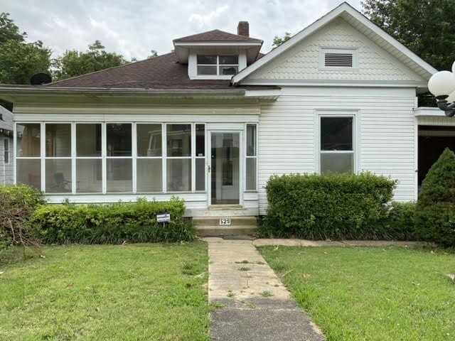 Charming 3 Bed, 2 Bath Jonesboro Rental with 1860 Sq Ft - Don't Miss Out!
