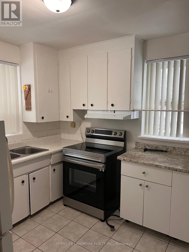 Photo - 49 Addison Crescent