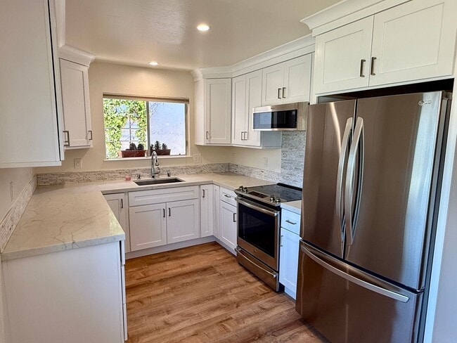 Building Photo - Don’t miss the opportunity to make this be... Rental