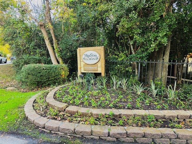 Building Photo - 11711 Memorial Dr Unit 509