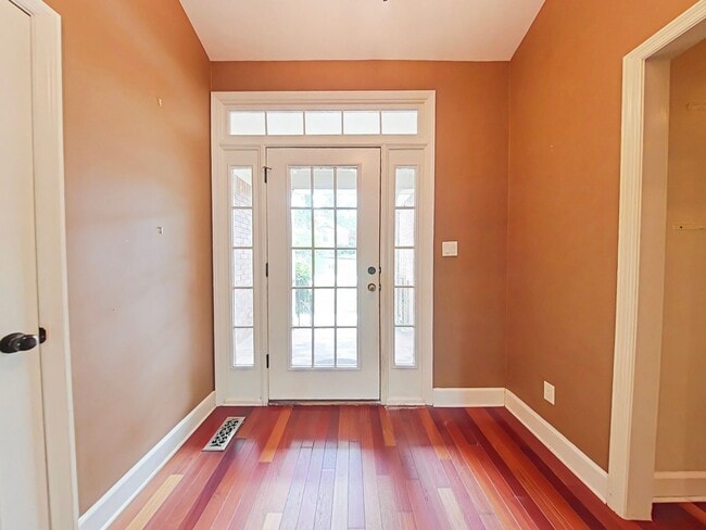 Photo - Lovely three bedroom home in Jones Creek!