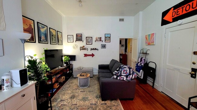 Photo - 421 W Grace St Unit 100