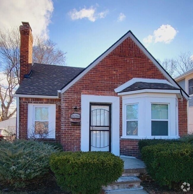 Building Photo - Renovated 3-Bedroom Home – Section 8 Welcome!