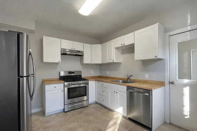 Kitchen - 509 Orchard Ave