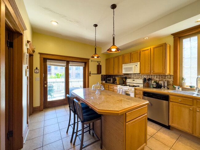 Photo - 2711 N Kimball Ave Unidad M02H