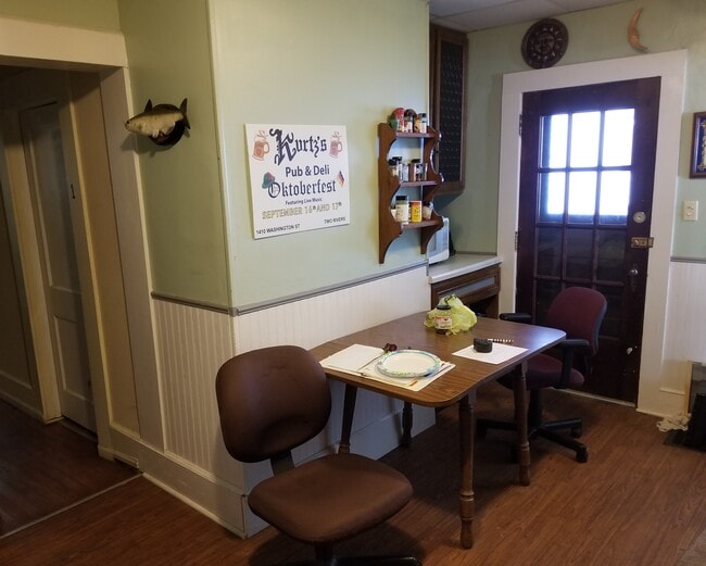 Eat-In Kitchen - 1011 2nd Ave Unit 1