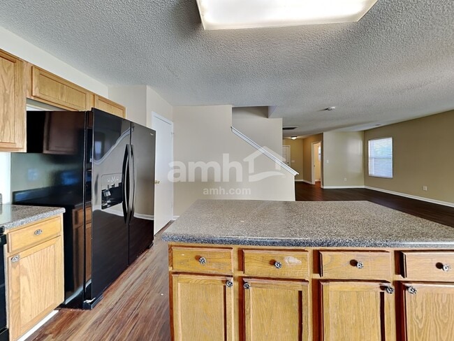 Photo - 3669 Marshlane Way