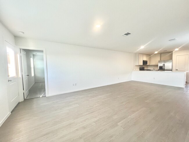 Photo - 921 Lago Laceno Ln